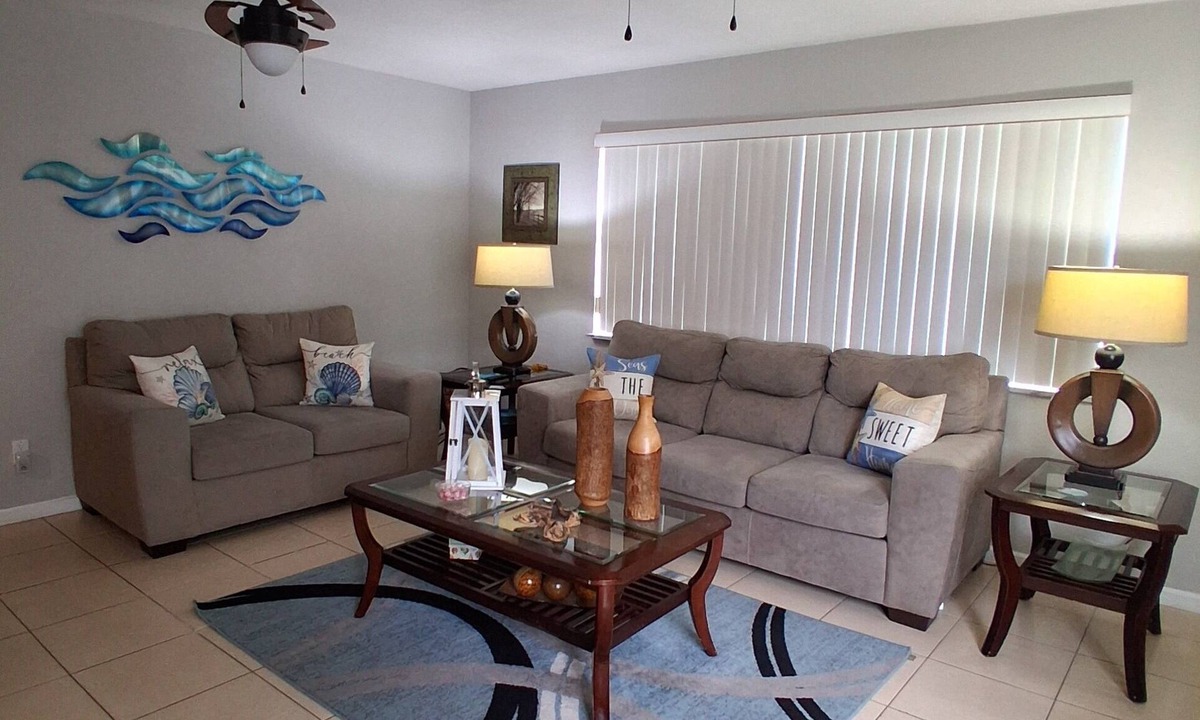 River Park House | Your Perfect Getaway 4 bedroom residential home