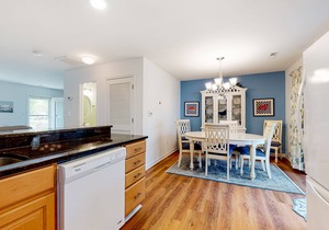 Bayberry Woods home close to Bethany Beach with pool & private washer/dryer