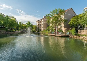 Branson | Lakeside Resort Retreat | Pools, Golf & Attractions