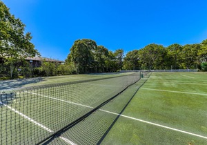 Cozy, dog-friendly condo by the sea with pool, tennis & picnic area