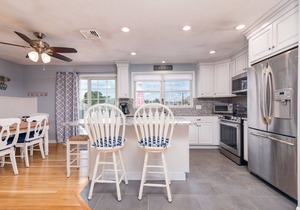 Located in the Heart of Narragansett Pier, Spacious, Gorgeous & Steps to Everything!
