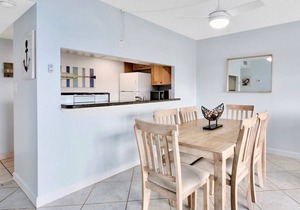 Oceanfront Condo With Balcony. Steps From The Pier. Prime Location 🌊