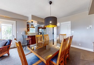 Spacious End Unit Condo w/Board Games, Free WiFi, Patio - near Downtown