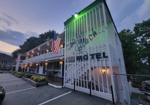Weirs Beach Motel & Cottages
