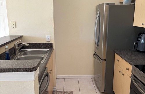 Villages of Palm Beach Lakes Condo | 1-bedroom condo in cool West Palm Beach with pool for longer stays
