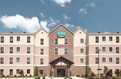 Rogers Condo | 1 Bedroom | Free Breakfast 24-hour business center