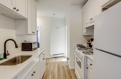 Concord Apartment | 1 Mi to Main Street! Cozy Concord Apartment