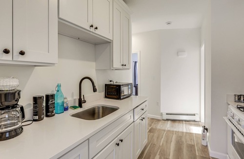 Concord Apartment | 1 Mi to Main Street! Cozy Concord Apartment