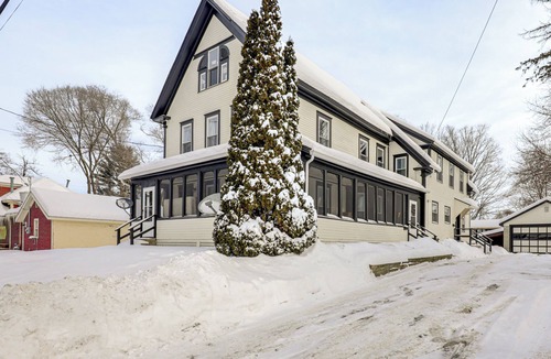 Concord Apartment | 1 Mi to Main Street! Cozy Concord Apartment