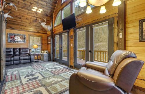 Whittier House | 11 Mi to Great Smoky Mountains NP: Modern Cabin