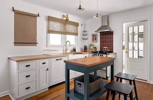 South Rehoboth Cottage | #14 Dog-Friendly 2BR Ocean-Block Cottage in Rehoboth. Steps to Beach & Boardwalk