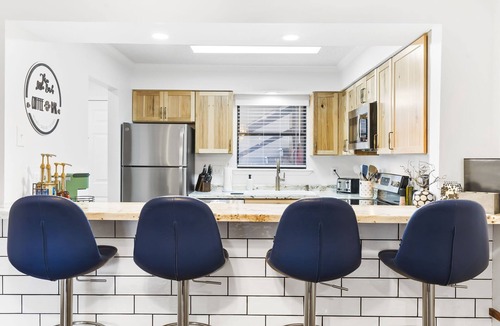 Table Rock Condo | 15% Off Pet-Friendly Condo at Pointe Royale water view and West Elm furniture!