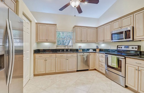 Naples Park House | 159/n from 259/n ! in AugustNaples Park, Heated Pool, Jacuzzi, close to beach !