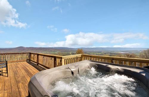 Old Fields House | 1BR chalet w hot tub & serene views