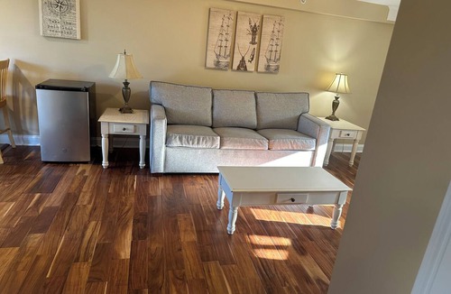 Dennis Port Resort | 1BR in BREAKERS RESORT 100 yards from Inman beach plus 2 pools and rear deckyard