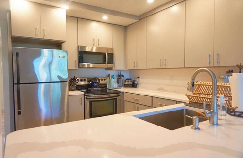 Caine Woods Condo | 2 Bdrm/2 Bath, Sleeps 6, Pool, Balcony, Wi-Fi, TVs