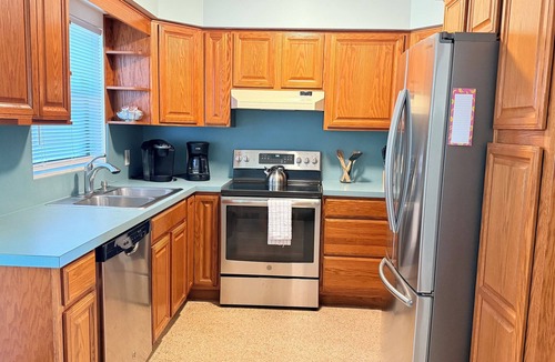 Michigan Beach House | 2-bedroom house in Satellite Beach I 4 Min Walk from the Beach