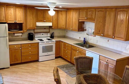 Cape Caneveral Beach Gardens House | 2-bedroom oceanfront townhome at the charming Cape Canaveral with WiFi, AC, Pool