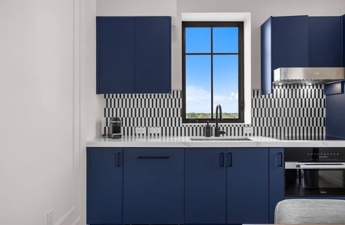 Industrial Section Hotel | 2 Bedroom Suites at Brand New Hotel next to Merrick Park