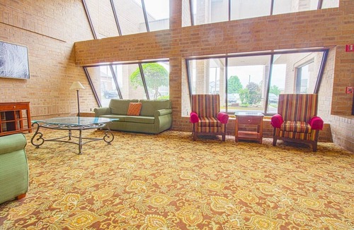 Tulsa Apartment | 2 Full Beds with Kitchenette