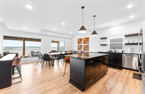 Hollister House | 2 Homes 2 Golf Simulators Sleeps 51 HotTubs Saunas