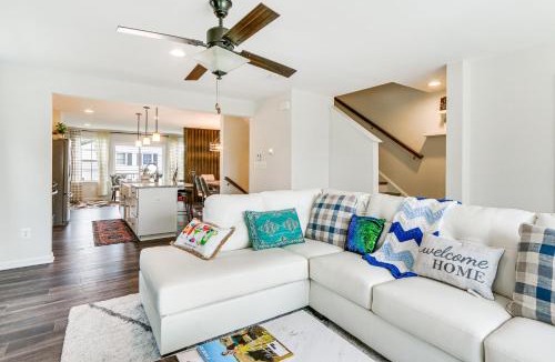 Charles Town House | 2 Mi to Hollywood Casino: Charles Town Townhome!