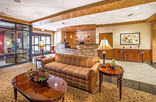 Whitney Ranch Hotel | 2-Star Hotel ∙ Comfort Inn & Suites Henderson - Las Vegas