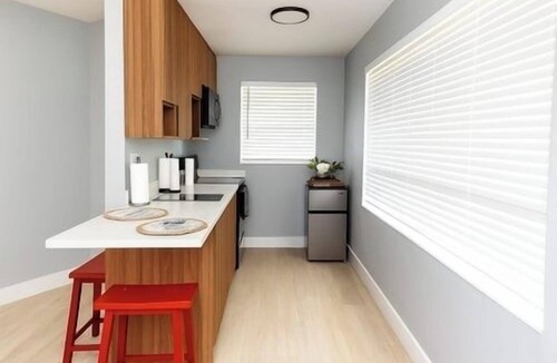 North Beach Apartment | 2 Studios for 6 | Near Dania and Hollywood Beach