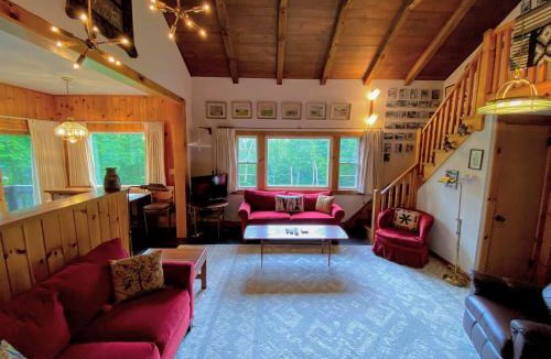 Franconia House | 23SR Traditional Austrian Chalet at the base of Cannon Ski Area in Franconia Notch