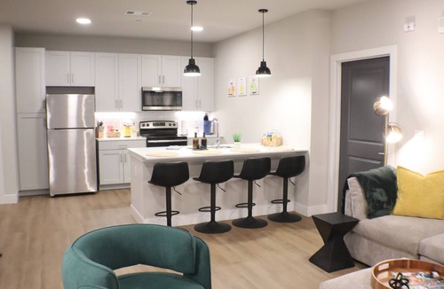 Rogers Apartment | 2BR King Suite Pool Near AMP & OZ Bike Trails