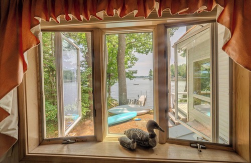 Damariscotta House | 2BR private, lakeside vacation home just 10 mins from Damariscotta town center