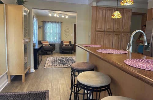 Overlea House | 3-bedroom house with Pool