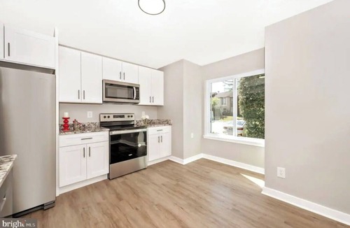 Montgomery Village House | 3-bedroom townhome in Gaithersburg with WiFi, AC, Meditation Room Close to DC