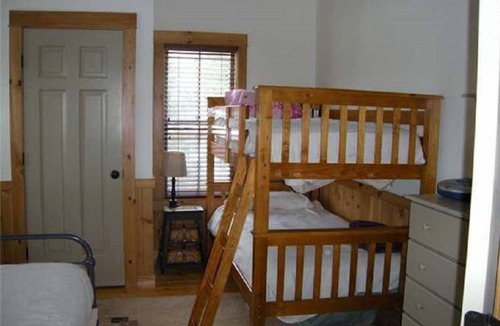 Kennebec Cottage | 3 BR/2BA Great Pond Rome, Maine Lakehouse