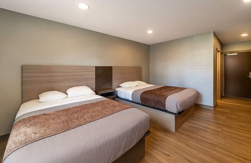 Foxboro Hotel | 3 Comfortable Units Near Nature Trail & Cranberry Bog, FREE Breakfast & Parking!