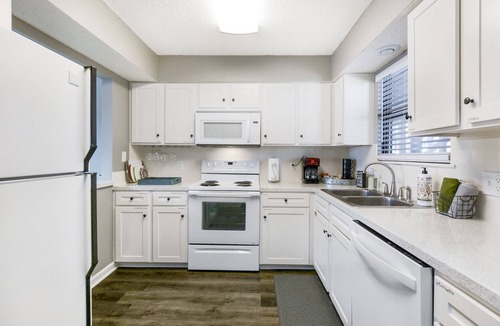 Table Rock Condo | 3 Pools, Year Round Indoor pool and Hot tub, Gorgeous and Fun/10th Tee, WALK IN