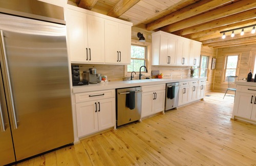 Eufaula Cabin | 3-Tier Deck + Putting Green + Steam Sauna Private Lake Eufaula Escape