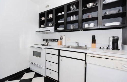West End Apartment | 3 Units in Penn Washington | Spacious Haven | Walk to Kennedy Center & Mall