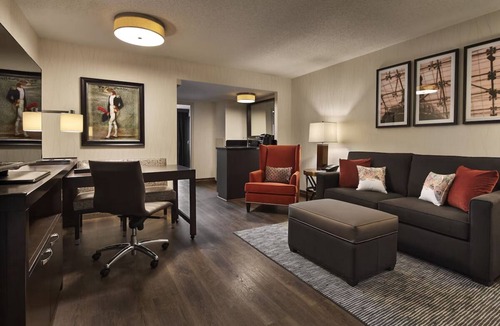 Friendship Heights Hotel | 3 Washington DC Suites with Metro Connection | Indoor Pool | Free Breakfast!