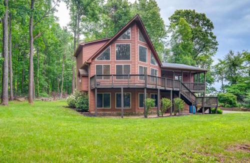 Linden House | 3BR Family Home w Yard 5 Mi to Wineries