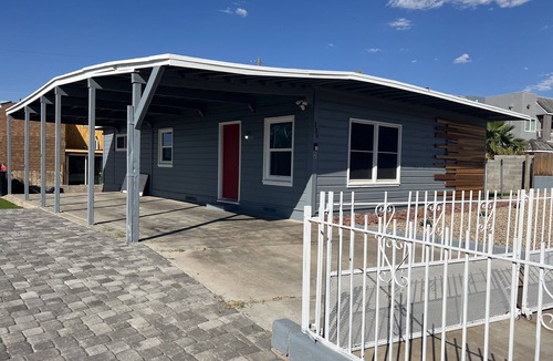 Townsite House | 3BR house with yard near Water St