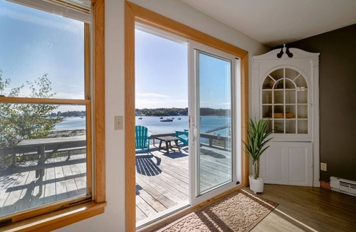 Bernard House | 3BR Oceanfront Spacious Cottage + Dock [Driftwood]