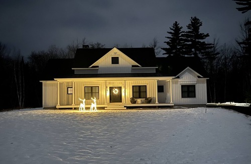 Conway House | 4 bed, 3.5 bath house with a 3 car garage, steam shower and fireplace! NO PETS!