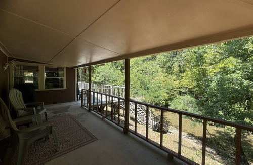 Board Camp Cabin | 4 bedroom/3 bath cabin, sleeps 17, Bear Den Cabin