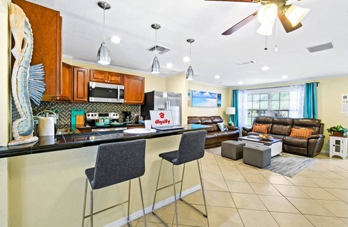 Palm Beach Gardens House | 4 BR | 2 KING BEDS | PRIVATE GUEST SUITE | FREE HEATED POOL | NEAR BEACHES, WATERPARK & PGA