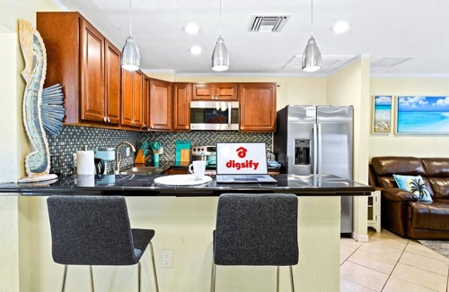 Palm Beach Gardens House | 4 BR | 2 KING BEDS | PRIVATE GUEST SUITE | FREE HEATED POOL | NEAR BEACHES, WATERPARK & PGA