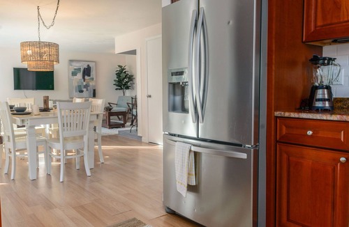 Derry House | 4 BR Serene Home Nestled Amongst the Canopy of Majestic Trees