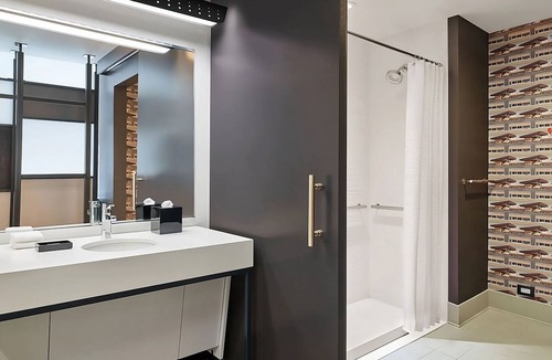 Portland Hotel | 4 Cozy Units | Downtown Stay, Waterfront & Near Vibrant Old Port District