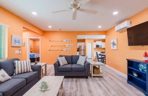 St. Pete Beach Condo | 🌴4 Individual Units🌞Near Beach/Restaurants🐠Pool☀ The Lofts 8-11