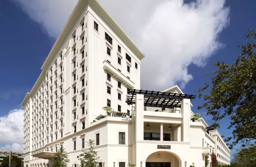 Coral Gables House | 4 Units Short Drive to Art Deco District! Parking, Rooftop Pool, Pets Allowed!
